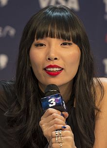 How tall is Dami Im?